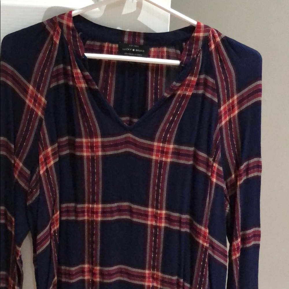 Lucky brand  light weight top!